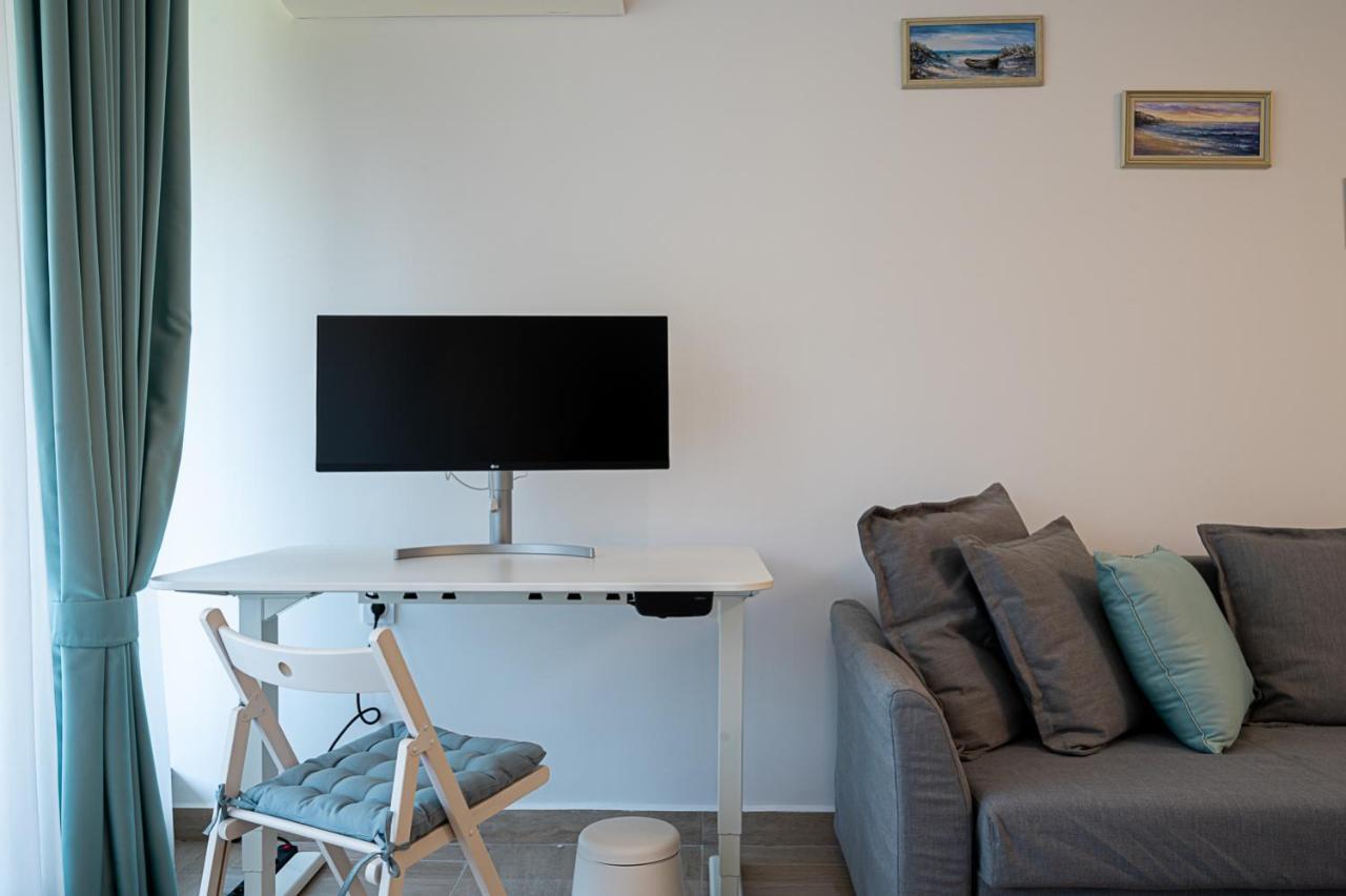 Stylish 1-Bd Apartment In St Constantine And Helena By Flat Mаnager Saints Constantine and Helena Exteriör bild