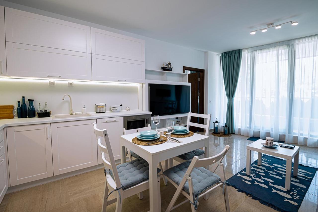 Stylish 1-Bd Apartment In St Constantine And Helena By Flat Mаnager Saints Constantine and Helena Exteriör bild