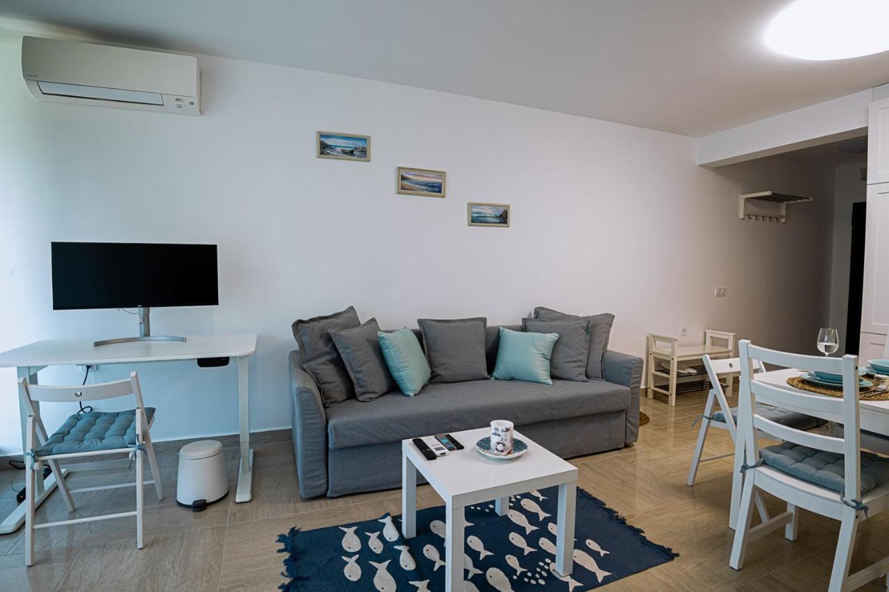 Stylish 1-Bd Apartment In St Constantine And Helena By Flat Mаnager Saints Constantine and Helena Exteriör bild